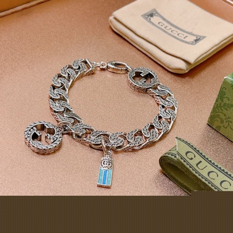 G*u*i bracelets